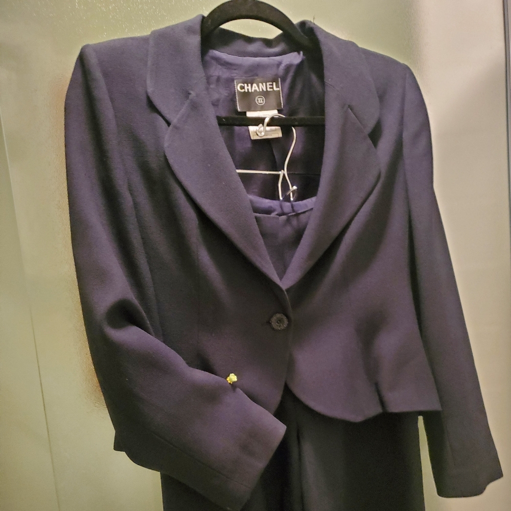 CHANEL Classic Navy BLUE Suit Ensemble